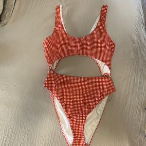 Checked Cut Out One-Piece 👙
